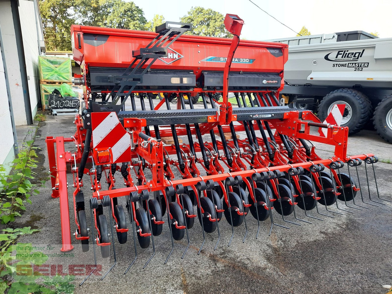 Kuhn HR 304 + Sitera 330-20E - Semeadora combinada: foto 5 Kuhn HR 304 + Sitera 330-20E - Semeadora combinada: foto 5