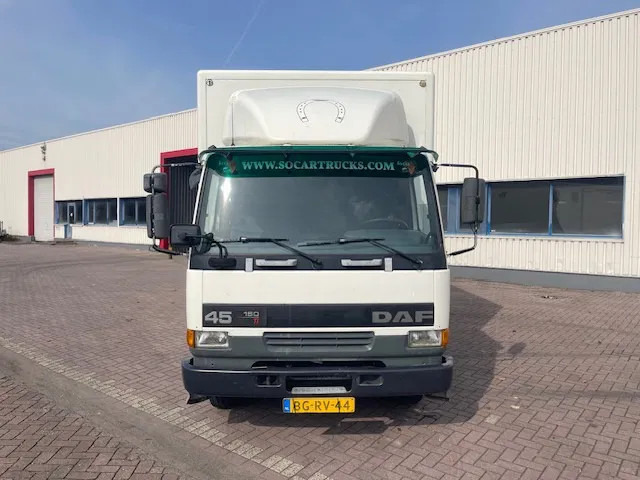 DAF LF 45.130 CLEAN HORSES NL-TRUCK - Camião de transporte de cavalos: foto 2 DAF LF 45.130 CLEAN HORSES NL-TRUCK - Camião de transporte de cavalos: foto 2