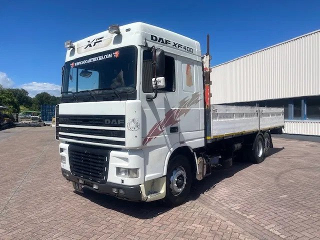 DAF XF 95 8 Tires (6x2) euro 2 - Camião de caixa aberta/ Plataforma: foto 3 DAF XF 95 8 Tires (6x2) euro 2 - Camião de caixa aberta/ Plataforma: foto 3