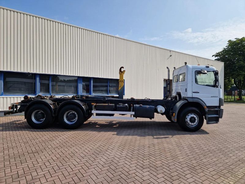 Mercedes-Benz Atego 2628 6x4, Manual gear, full steel suspension - Camião chassi: foto 4 Mercedes-Benz Atego 2628 6x4, Manual gear, full steel suspension - Camião chassi: foto 4