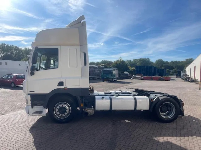 DAF CF 85.410 Automatic 2 Tanks - Tractor: foto 4 DAF CF 85.410 Automatic 2 Tanks - Tractor: foto 4