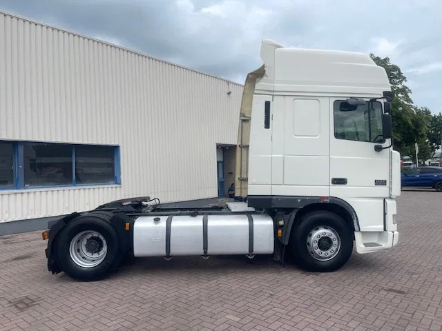 DAF XF 95.480 Euro 2 Manual-gear - Tractor: foto 5 DAF XF 95.480 Euro 2 Manual-gear - Tractor: foto 5
