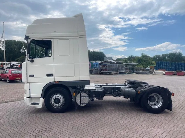 DAF XF 95.480 Euro 2 Manual-gear - Tractor: foto 4 DAF XF 95.480 Euro 2 Manual-gear - Tractor: foto 4