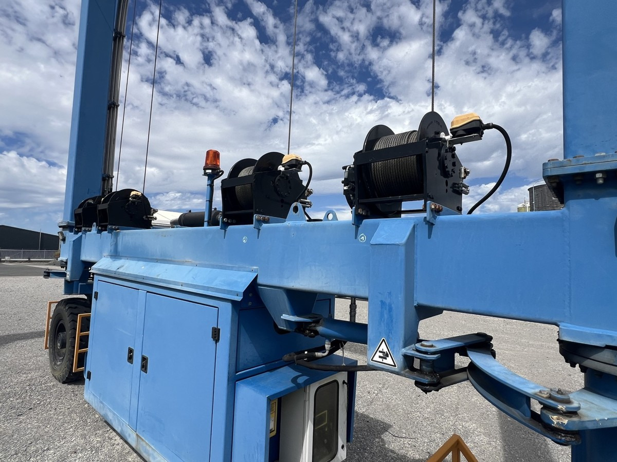 Guindaste, Equipamento portuário BHT 25 Marine Travellift 25t Diesel 2013: foto 9 Guindaste, Equipamento portuário BHT 25 Marine Travellift 25t Diesel 2013: foto 9