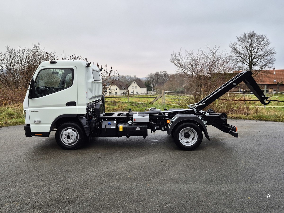 FUSO 3C15 Duonic Aut.City Abrollkipper AHK 3.5T - Camião polibenne: foto 3 FUSO 3C15 Duonic Aut.City Abrollkipper AHK 3.5T - Camião polibenne: foto 3