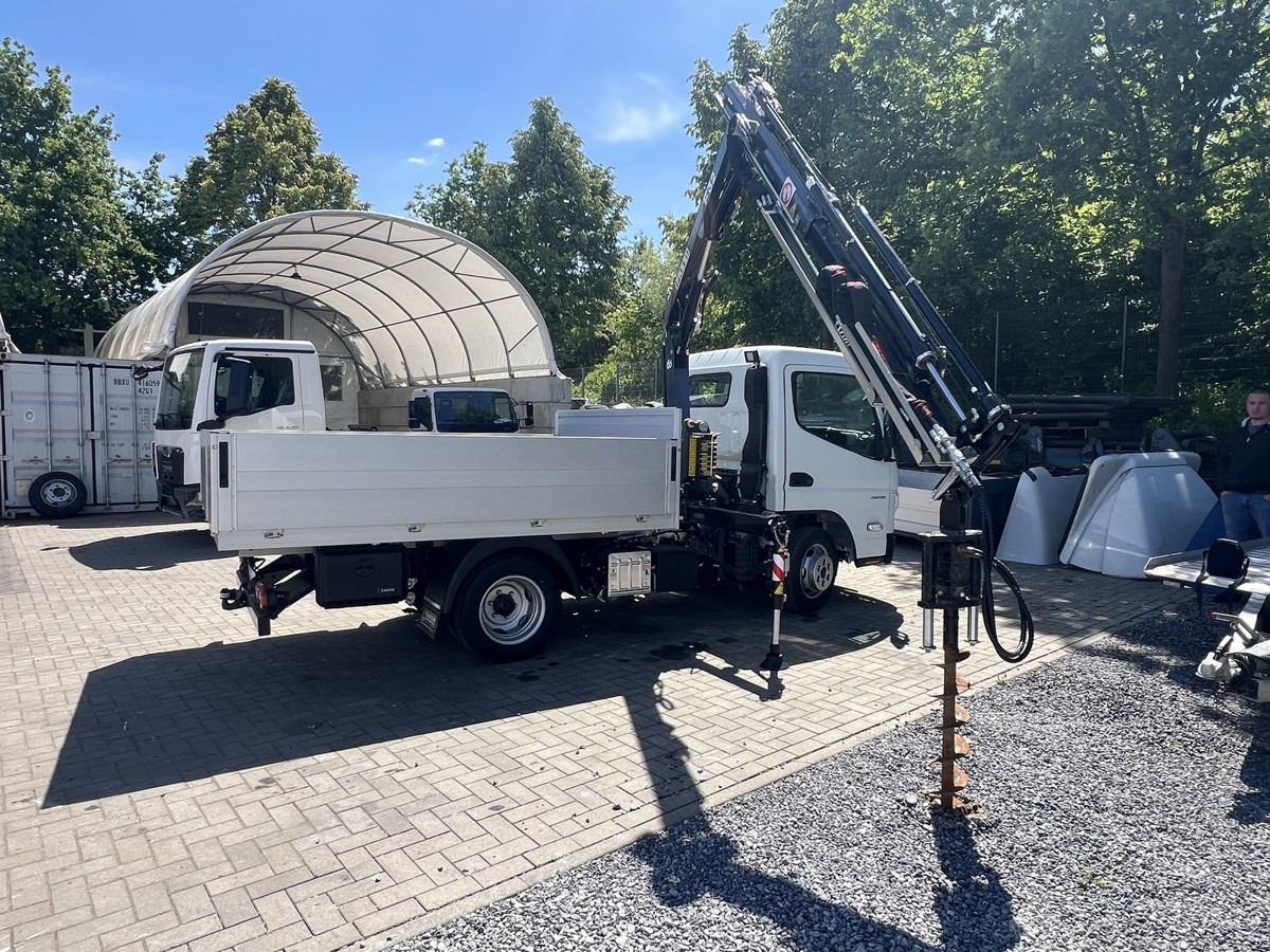 FUSO 3S15 Alu Pritsche 2.80m Ladekran Bohrgerät - Carrinha de caixa aberta: foto 2 FUSO 3S15 Alu Pritsche 2.80m Ladekran Bohrgerät - Carrinha de caixa aberta: foto 2