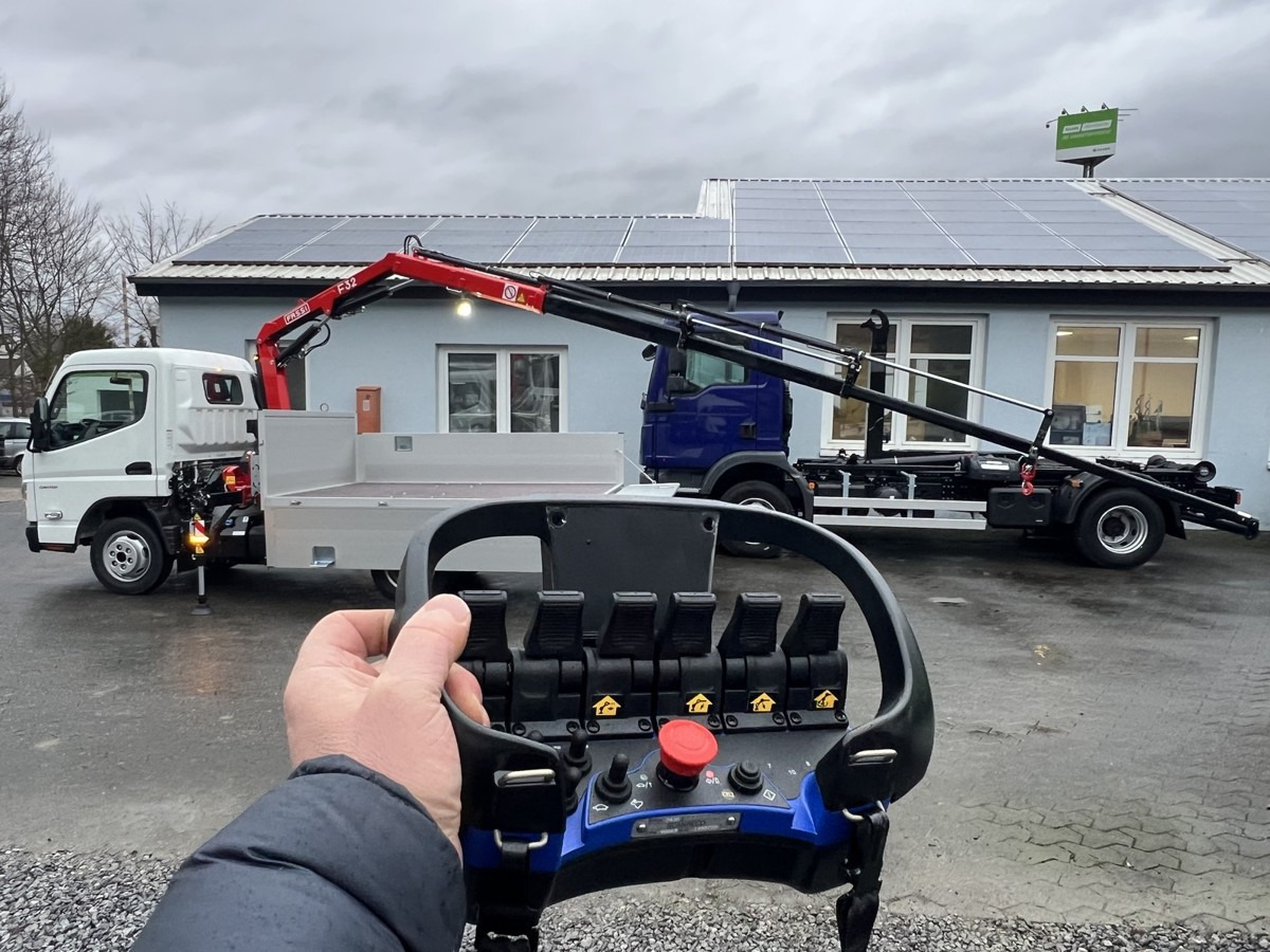 FUSO 3S15 Alu Pritsche 2.80m Ladekran Funk! - Carrinha de caixa aberta: foto 2 FUSO 3S15 Alu Pritsche 2.80m Ladekran Funk! - Carrinha de caixa aberta: foto 2