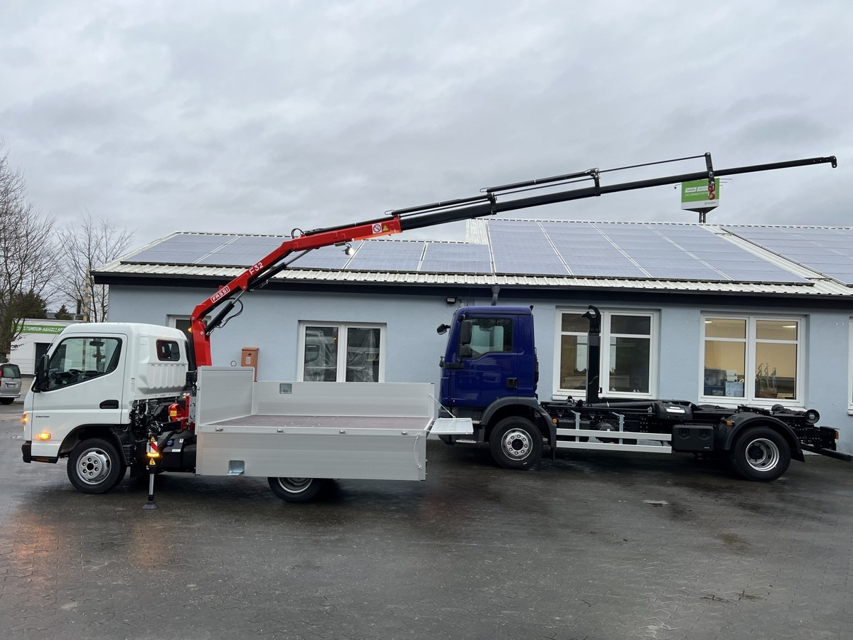 FUSO 3S15 Alu Pritsche 2.80m Ladekran Funk! sofort ve - Camião de caixa aberta/ Plataforma, Camião grua: foto 3 FUSO 3S15 Alu Pritsche 2.80m Ladekran Funk! sofort ve - Camião de caixa aberta/ Plataforma, Camião grua: foto 3