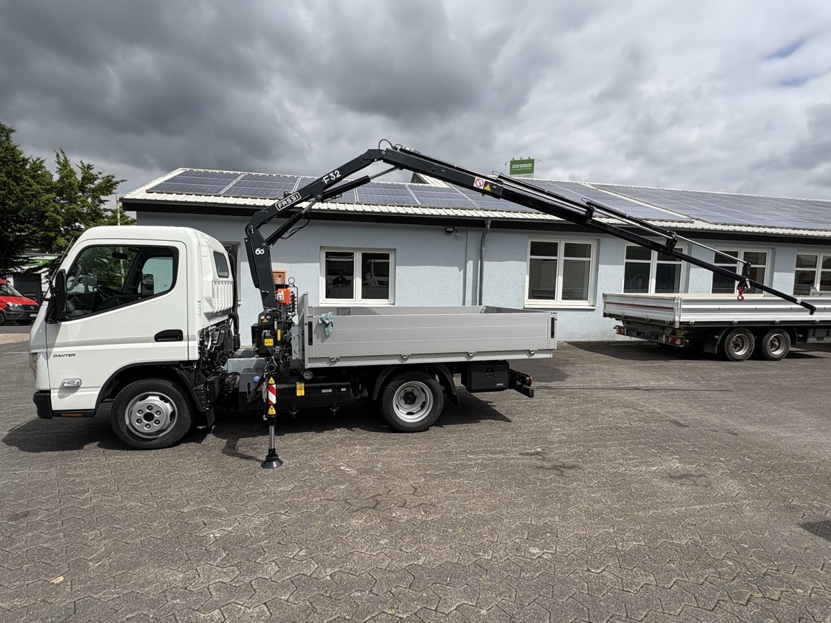 FUSO 3S15 Alu Pritsche 2.80m Ladekran Funk! sofort ve - Camião grua, Camião de caixa aberta/ Plataforma: foto 4 FUSO 3S15 Alu Pritsche 2.80m Ladekran Funk! sofort ve - Camião grua, Camião de caixa aberta/ Plataforma: foto 4