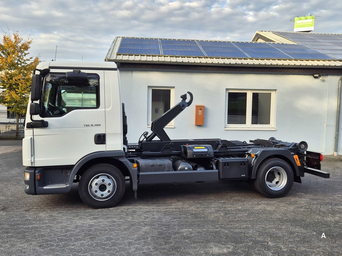 MAN TGL 8.190 BL City Abrollkipper Aut., 2 x AHK sof - Camião polibenne: foto 4 MAN TGL 8.190 BL City Abrollkipper Aut., 2 x AHK sof - Camião polibenne: foto 4