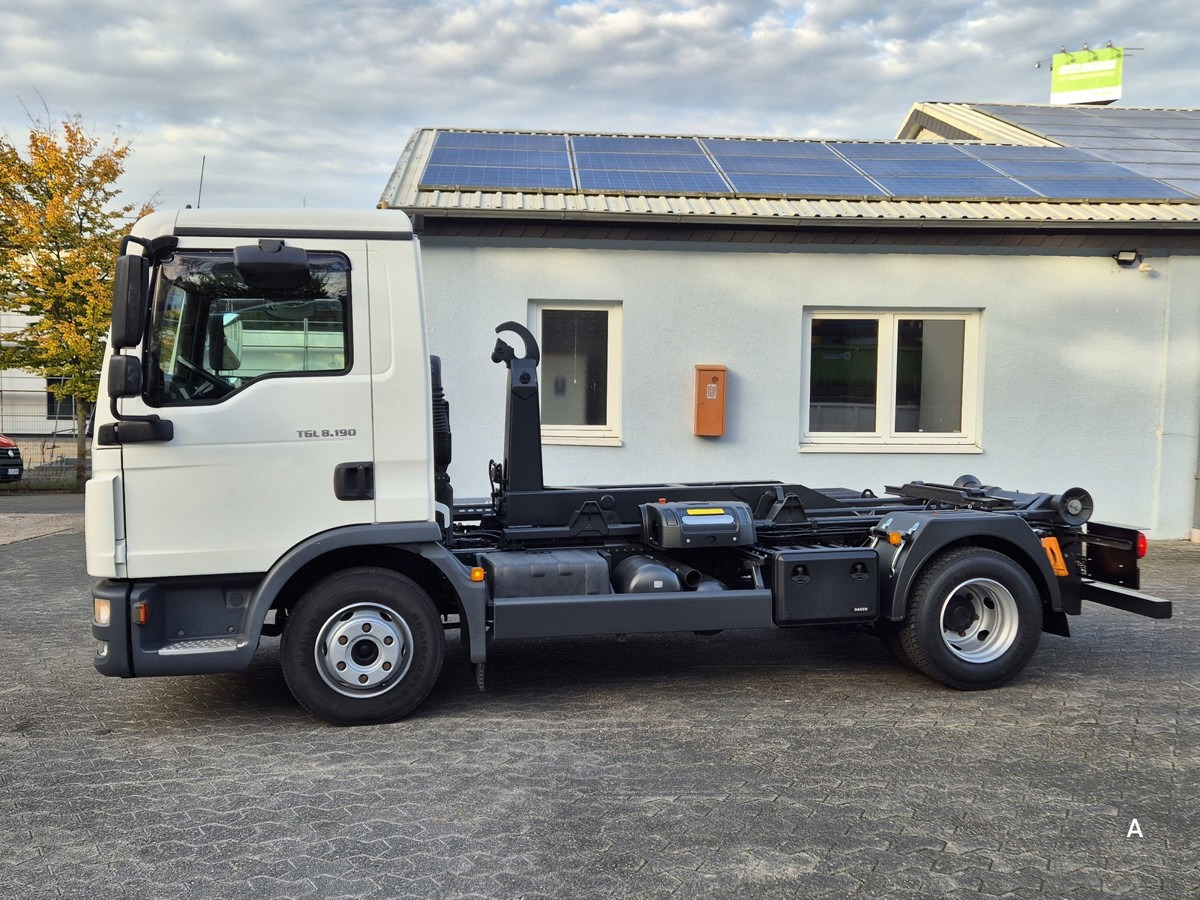 MAN TGL 8.190 BL City Abrollkipper Aut., 2 x AHK sof - Camião polibenne: foto 3 MAN TGL 8.190 BL City Abrollkipper Aut., 2 x AHK sof - Camião polibenne: foto 3