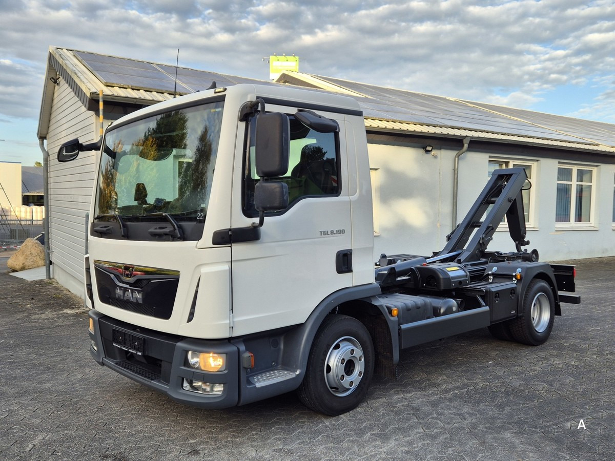 MAN TGL 8.190 BL City Abrollkipper Aut., 2 x AHK sof - Camião polibenne: foto 2 MAN TGL 8.190 BL City Abrollkipper Aut., 2 x AHK sof - Camião polibenne: foto 2