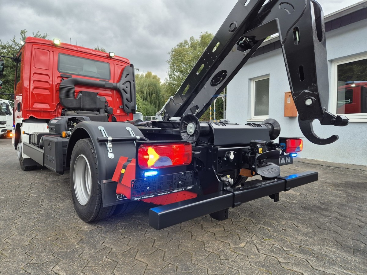 MAN TGL 8.190 Feuerwehrfahrzeug City Abrollkipper - Camião polibenne: foto 4 MAN TGL 8.190 Feuerwehrfahrzeug City Abrollkipper - Camião polibenne: foto 4