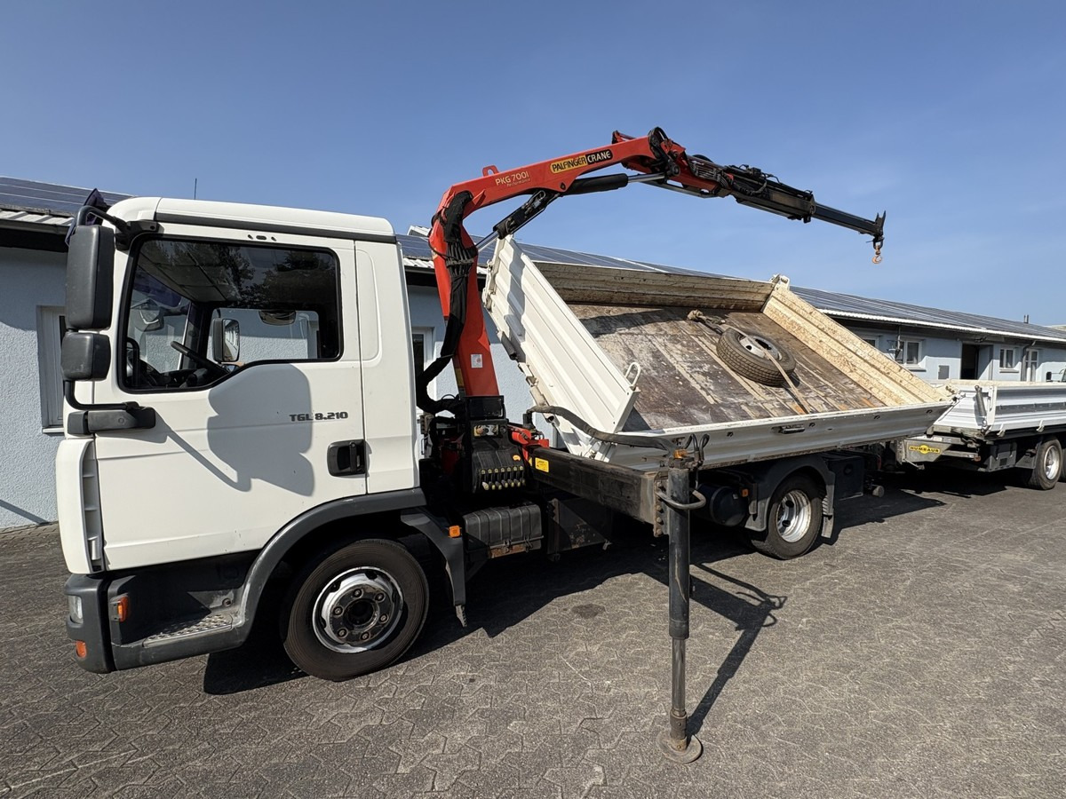 MAN TGL 8.210 Meiller Dreiseitenkipper mit Ladekran - Carrinha basculante: foto 1 MAN TGL 8.210 Meiller Dreiseitenkipper mit Ladekran - Carrinha basculante: foto 1