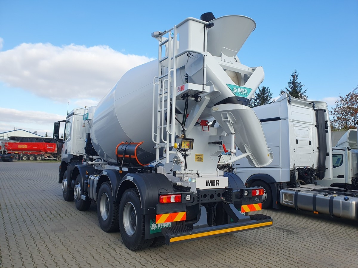 MERCEDES-BENZ Arocs 3740 8x4 Betonmischer IMER ORU LT105 H 10m - Camião betoneira: foto 4 MERCEDES-BENZ Arocs 3740 8x4 Betonmischer IMER ORU LT105 H 10m - Camião betoneira: foto 4