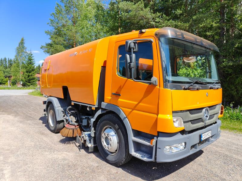 Bucher Cityfant 60 MB Atego - Varredora urbana: foto 1 Bucher Cityfant 60 MB Atego - Varredora urbana: foto 1
