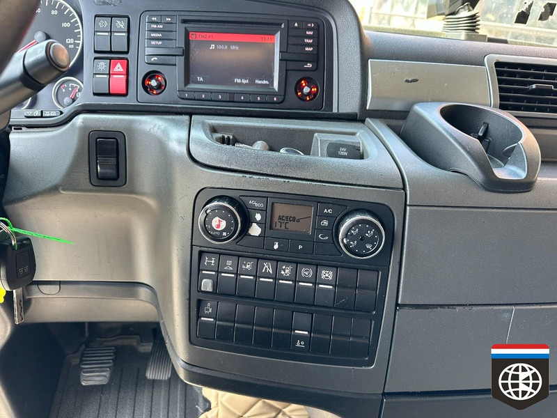 Camião de lona MAN TGX 26.480 RETARDER - NIGHT A/C - 130M3 COMBINATION: foto 16