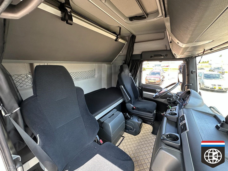 Camião de lona MAN TGX 26.480 RETARDER - NIGHT A/C - 130M3 COMBINATION: foto 19