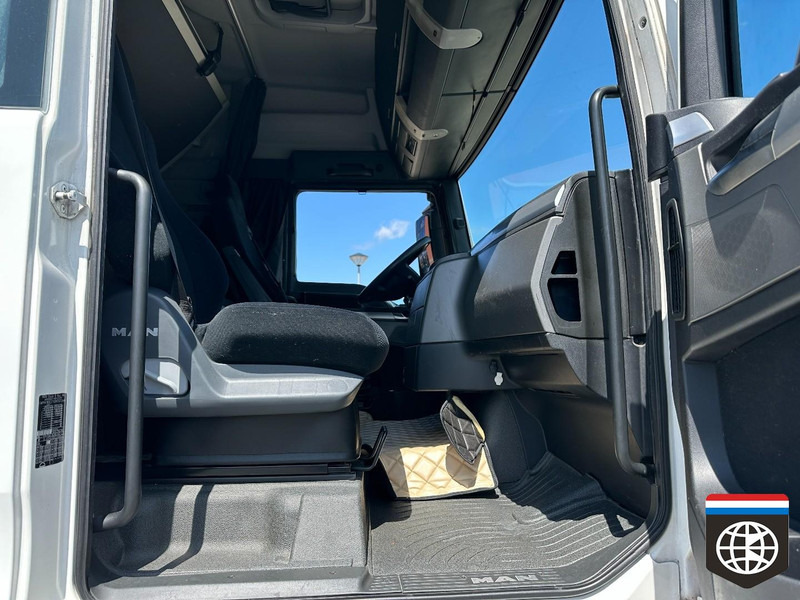 Camião de lona MAN TGX 26.480 RETARDER - NIGHT A/C - 130M3 COMBINATION: foto 20