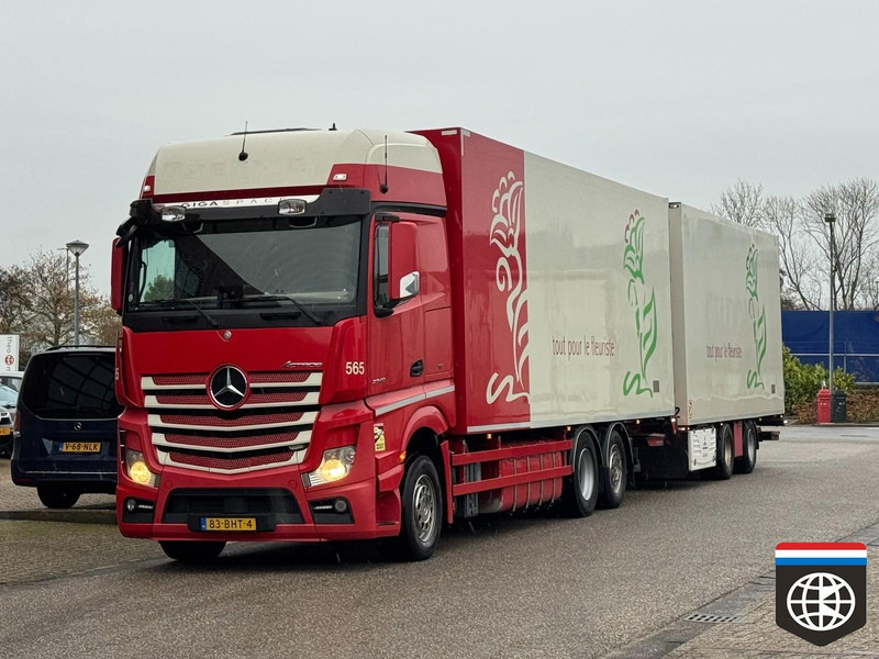 Mercedes-Benz ACTROS 2745 Giga Space - FRIGO COMBINATION -30oC - 2x TAIL LIFT - 49 CC capacity - Camião frigorífico: foto 2 Mercedes-Benz ACTROS 2745 Giga Space - FRIGO COMBINATION -30oC - 2x TAIL LIFT - 49 CC capacity - Camião frigorífico: foto 2
