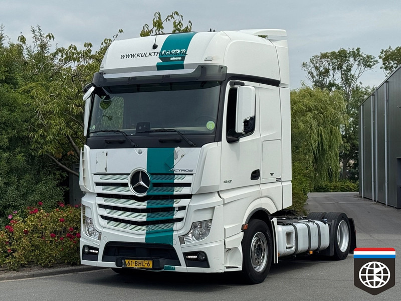 Tractor Mercedes-Benz ACTROS: foto 1
