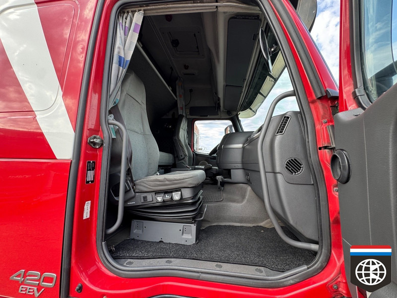 Volvo FH12 4X2T FAL8.0 RAD-A4 420 euro 3 - Globe - 2x TANK - Full spoiler - Tractor: foto 2 Volvo FH12 4X2T FAL8.0 RAD-A4 420 euro 3 - Globe - 2x TANK - Full spoiler - Tractor: foto 2