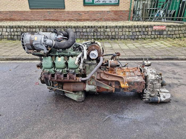 Mercedes-Benz OM421A - Peça de reposição: foto 1 Mercedes-Benz OM421A - Peça de reposição: foto 1