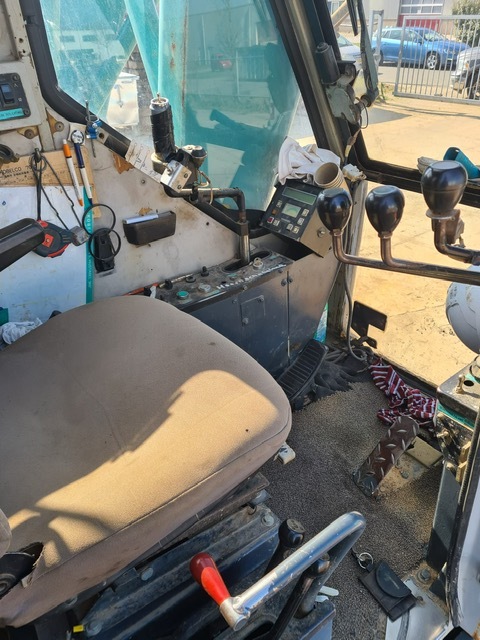Guindaste sobre esteiras KOBELCO 7045: foto 6