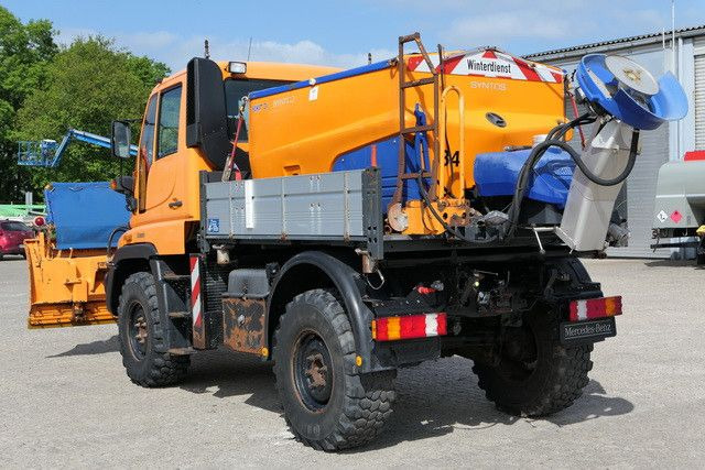 Unimog U 300 4x4, Schmidt, Streuer, Schild, Klima,27tkm - Camião: foto 4 Unimog U 300 4x4, Schmidt, Streuer, Schild, Klima,27tkm - Camião: foto 4