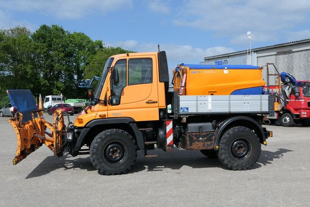 Unimog U 300 4x4, Schmidt, Streuer, Schild, Klima,27tkm - Camião: foto 3 Unimog U 300 4x4, Schmidt, Streuer, Schild, Klima,27tkm - Camião: foto 3