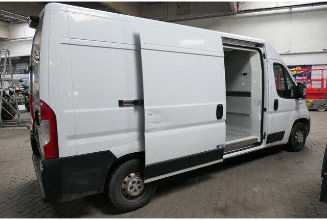 Fiat Ducato 4x2, Wbasto Frigo 4000, 3. Sitz, Klima - Carrinha frigorífica: foto 5 Fiat Ducato 4x2, Wbasto Frigo 4000, 3. Sitz, Klima - Carrinha frigorífica: foto 5