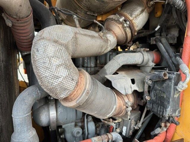 Liebherr LR 636, Laderaupe, 4+1 Schaufel, Klima, Kamera - Buldôzer: foto 5 Liebherr LR 636, Laderaupe, 4+1 Schaufel, Klima, Kamera - Buldôzer: foto 5