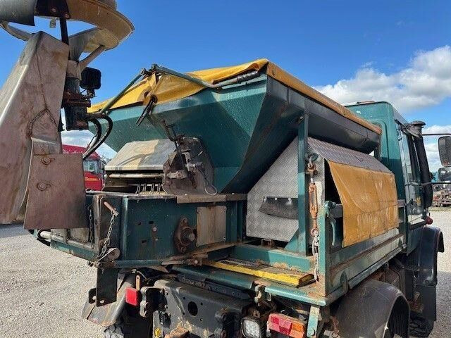 Unimog U 1400 4x4,Winterdienst,Schneeschild,Salzstreuer - Máquina de construção: foto 2 Unimog U 1400 4x4,Winterdienst,Schneeschild,Salzstreuer - Máquina de construção: foto 2