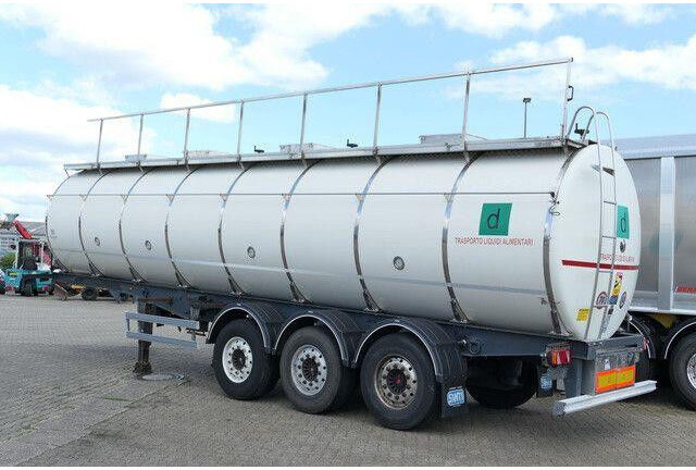 Menci SA 105/Lebensmittel Tank 32 cbm./12x auf Lager! - Semi-reboque cisterna: foto 5 Menci SA 105/Lebensmittel Tank 32 cbm./12x auf Lager! - Semi-reboque cisterna: foto 5