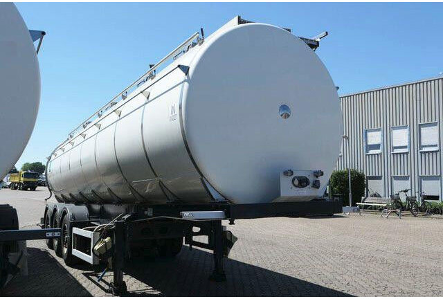 Menci SA 105/Lebensmittel Tank 32 cbm./Liftachse - Semi-reboque cisterna: foto 3 Menci SA 105/Lebensmittel Tank 32 cbm./Liftachse - Semi-reboque cisterna: foto 3