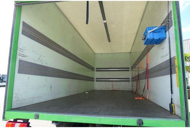 Mercedes-Benz 1023 L Atego 4x2, Schlafkabine, AHK, LBW, Möbel - Camião furgão: foto 4 Mercedes-Benz 1023 L Atego 4x2, Schlafkabine, AHK, LBW, Möbel - Camião furgão: foto 4