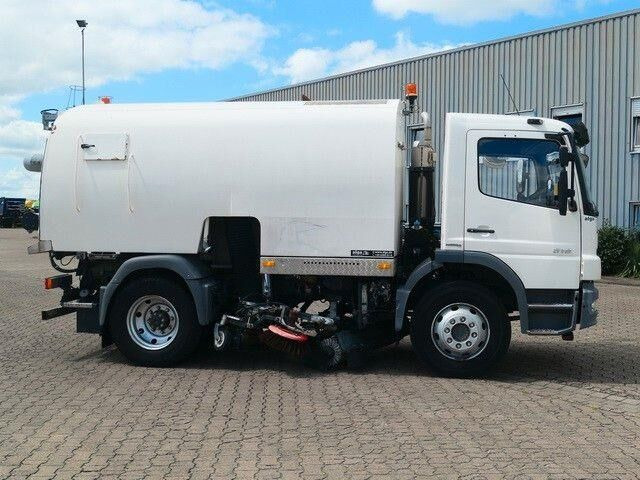 Mercedes-Benz 1518 LKO Atego 4x2, Kobit-Aufbau, 8m³,Wassertank - Varredora urbana: foto 2 Mercedes-Benz 1518 LKO Atego 4x2, Kobit-Aufbau, 8m³,Wassertank - Varredora urbana: foto 2