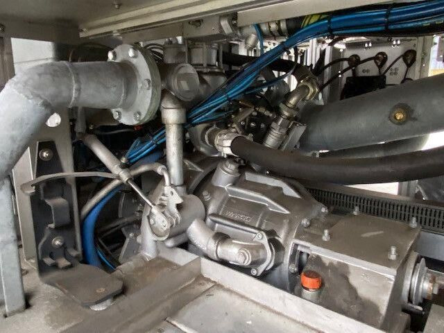 Carro de bombeiro Mercedes-Benz 1833 Axor 4x4,Palfinger PK8502,Allrad,Seilwinde: foto 11 Carro de bombeiro Mercedes-Benz 1833 Axor 4x4,Palfinger PK8502,Allrad,Seilwinde: foto 11