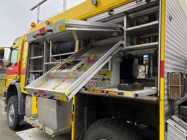 Carro de bombeiro Mercedes-Benz 1833 Axor 4x4,Palfinger PK8502,Allrad,Seilwinde: foto 16 Carro de bombeiro Mercedes-Benz 1833 Axor 4x4,Palfinger PK8502,Allrad,Seilwinde: foto 16