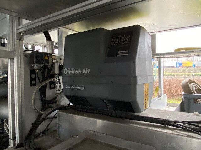 Carro de bombeiro Mercedes-Benz 1833 Axor 4x4,Palfinger PK8502,Allrad,Seilwinde: foto 9 Carro de bombeiro Mercedes-Benz 1833 Axor 4x4,Palfinger PK8502,Allrad,Seilwinde: foto 9