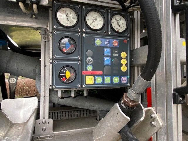 Carro de bombeiro Mercedes-Benz 1833 Axor 4x4,Palfinger PK8502,Allrad,Seilwinde: foto 14 Carro de bombeiro Mercedes-Benz 1833 Axor 4x4,Palfinger PK8502,Allrad,Seilwinde: foto 14