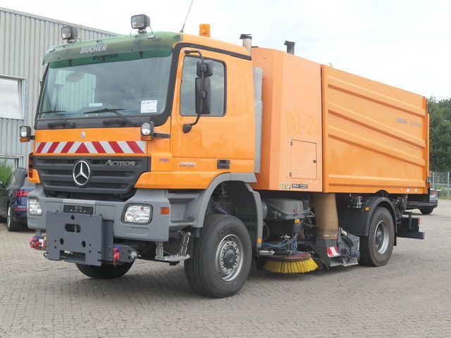 Locação financeira de Mercedes-Benz 2032 A Actros 4x4, Bucher STKF 9500, Airport, AC  Mercedes-Benz 2032 A Actros 4x4, Bucher STKF 9500, Airport, AC: foto 7