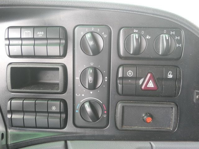 Locação financeira de Mercedes-Benz 2032 A Actros 4x4, Bucher STKF 9500, Airport, AC  Mercedes-Benz 2032 A Actros 4x4, Bucher STKF 9500, Airport, AC: foto 14