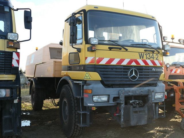 Mercedes-Benz 2035 AK Actros 4x4, Kehrmaschine Schmidt, Allrad - Varredora urbana: foto 4 Mercedes-Benz 2035 AK Actros 4x4, Kehrmaschine Schmidt, Allrad - Varredora urbana: foto 4