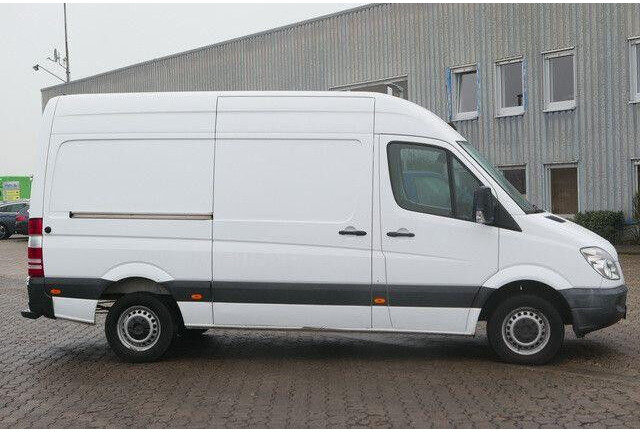 Mercedes-Benz 213 CDI Sprinter 4x2, Klima, 3. Sitz, Holzausbau - Furgão compacto: foto 2 Mercedes-Benz 213 CDI Sprinter 4x2, Klima, 3. Sitz, Holzausbau - Furgão compacto: foto 2