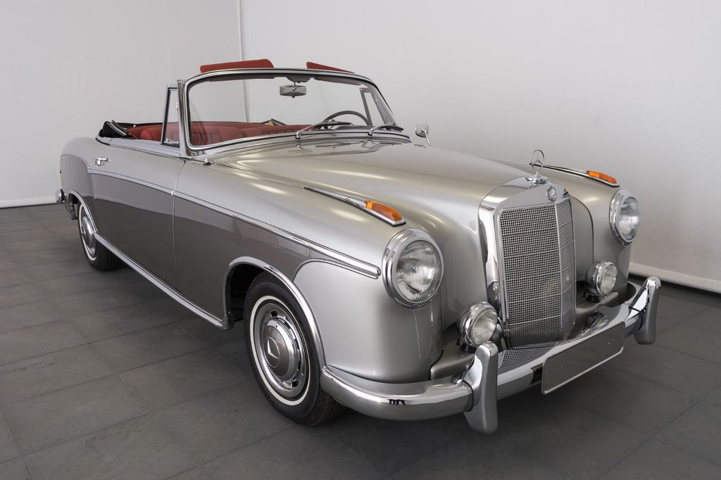 Mercedes-Benz 220 SE/Cabrio/Matching Number/ClassicData 1/Pont - Automóvel: foto 1 Mercedes-Benz 220 SE/Cabrio/Matching Number/ClassicData 1/Pont - Automóvel: foto 1