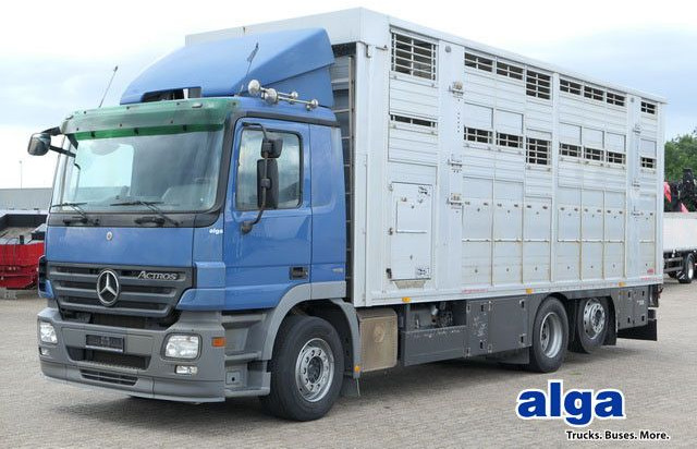 Mercedes-Benz 2541 L Actros 6x2, Finkl, 3 Stock,Kombi Liner XL - Camião de transporte de cavalos: foto 1 Mercedes-Benz 2541 L Actros 6x2, Finkl, 3 Stock,Kombi Liner XL - Camião de transporte de cavalos: foto 1