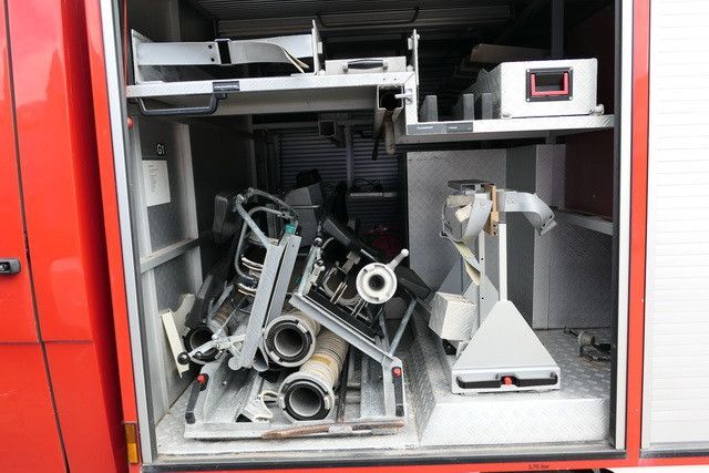 Mercedes-Benz 814 F/Feuerwehr/Pumpe/9 Sitze - Carro de bombeiro, Carrinha cabine dupla: foto 5 Mercedes-Benz 814 F/Feuerwehr/Pumpe/9 Sitze - Carro de bombeiro, Carrinha cabine dupla: foto 5