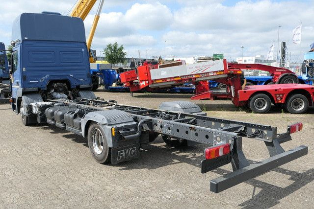 Mercedes-Benz 918 L Atego 4x2, Nebenantrieb, Standklima - Camião chassi: foto 3 Mercedes-Benz 918 L Atego 4x2, Nebenantrieb, Standklima - Camião chassi: foto 3