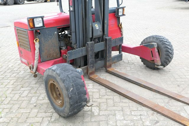 Moffett M4 25.3, Mitnahmestapler, 2.500kg, 3m Hubhöhe - Empilhador montado em camião: foto 4 Moffett M4 25.3, Mitnahmestapler, 2.500kg, 3m Hubhöhe - Empilhador montado em camião: foto 4